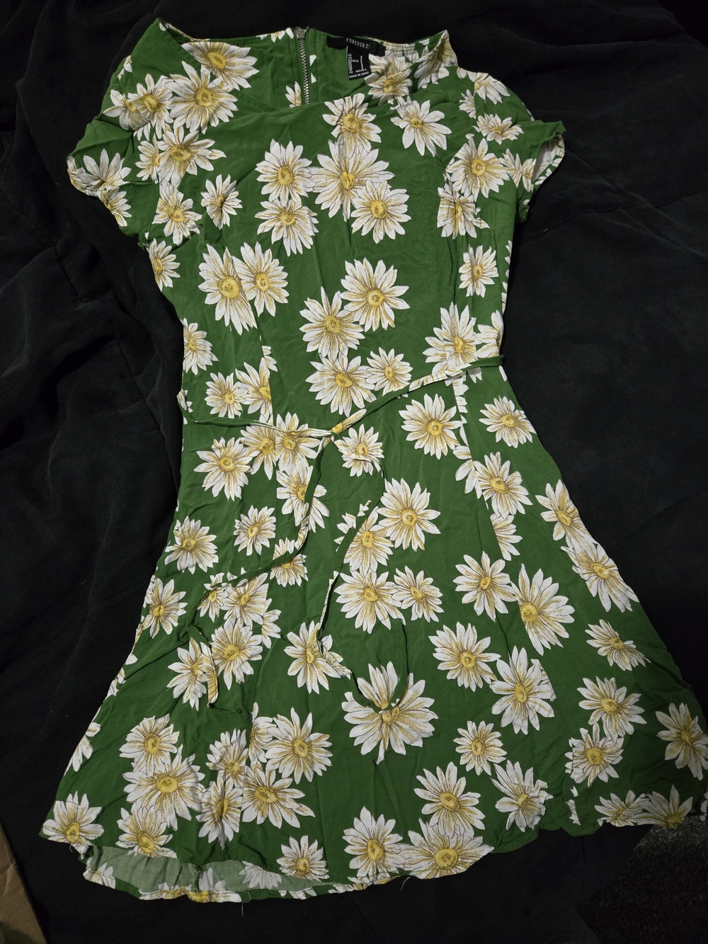 Forever 21 Green Daisy Print Mini Dress